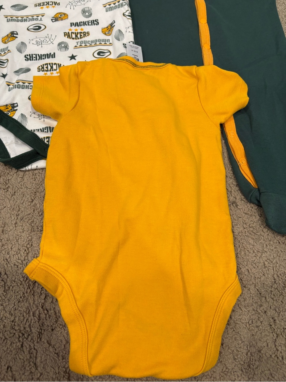 Green Bay Packers Infant Onesies and Sleepers Set of 3 6-12 Months - Picture 4 of 16